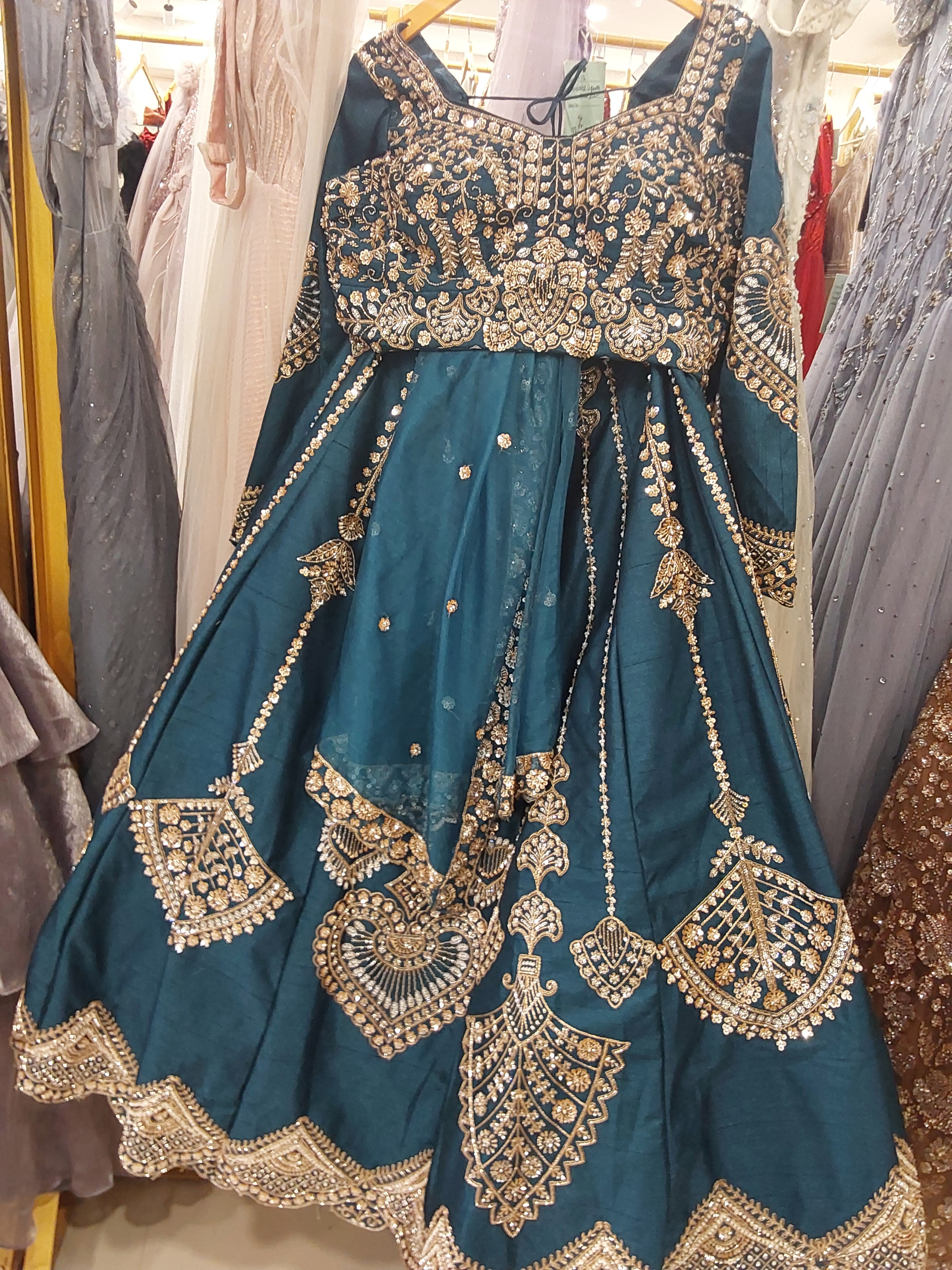 RAJ MAHAL GIRLS